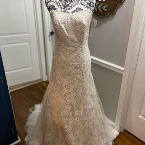 Size 16 Jewel ivory wedding gown.